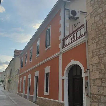 アパート Lena Centar ボル