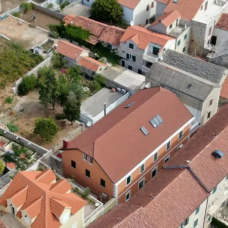 Lena Centar *